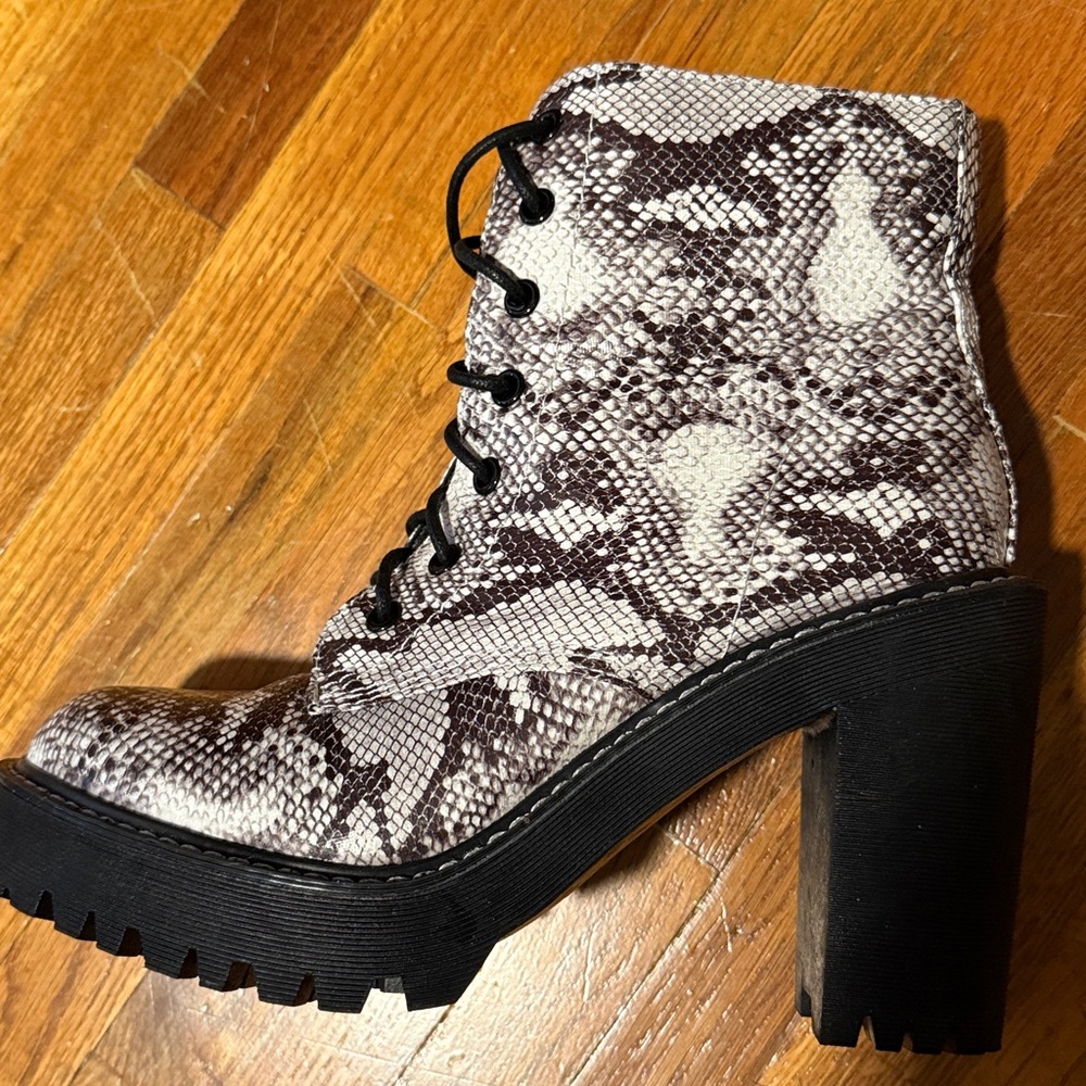 Steve Madden: Stylish Snake Print Platform Boots